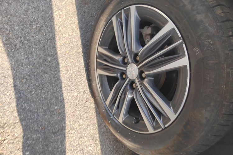 标致308 2019款 230THP 自动豪华版 国V车身外观6008