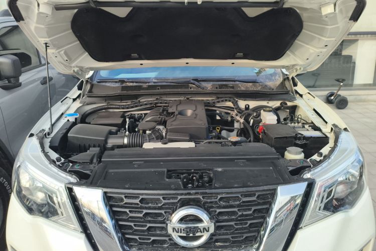 日产 途达 2020款 2.5L XL Upper 4WD 自动四驱豪华版机舱底盘24