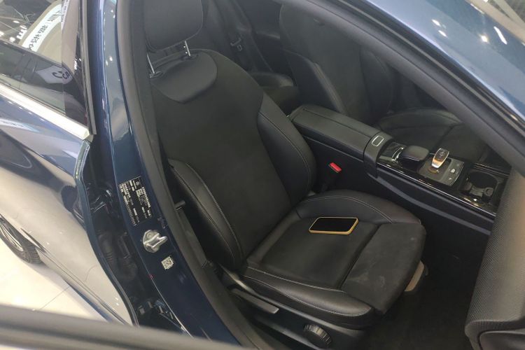 奔驰A级 2019款 A 180 L 运动轿车局部细节41