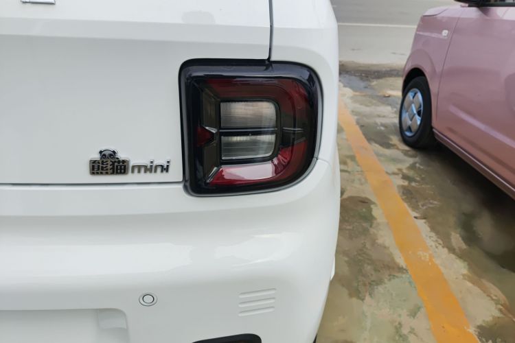 吉利银河 2024款 熊猫mini 200km 耐力熊车身外观6006