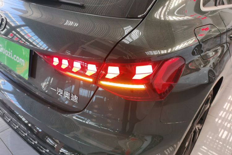 奥迪A3 2025款 Sportback 35TFSI 飞驰尊享型车身外观9
