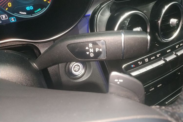 奔驰C级 2020款 改款 C 260 L 运动版局部细节18