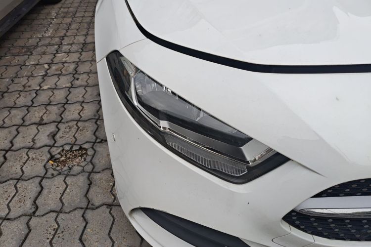 奔驰A级 2019款 A 180 L 运动轿车车身外观6006