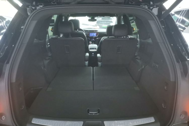 凯迪拉克XT6 2021款 2.0T 六座两驱豪华型机舱底盘23