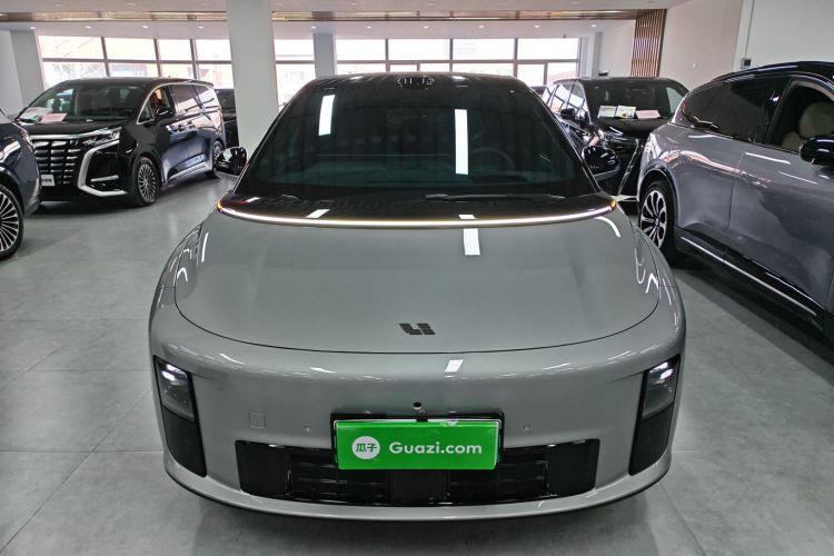 理想汽车 理想i6 2025款 两驱标准型车身外观2