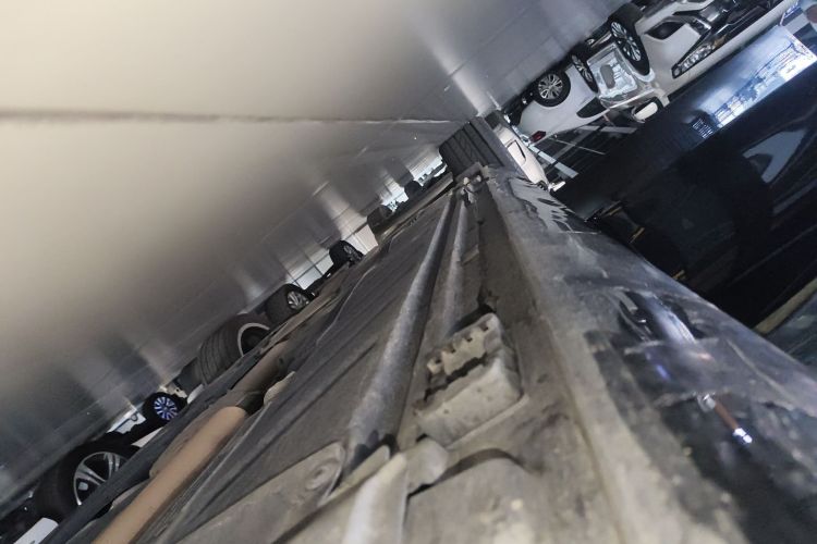 奔驰E级 2021款 改款 E 300 L 时尚型局部细节9001