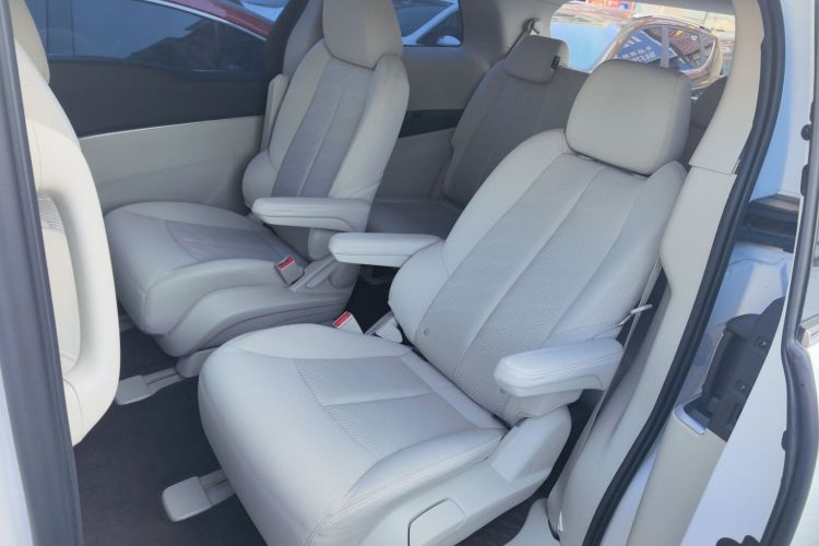 别克GL8 2023款 陆上公务舱 舒适型中控内饰21