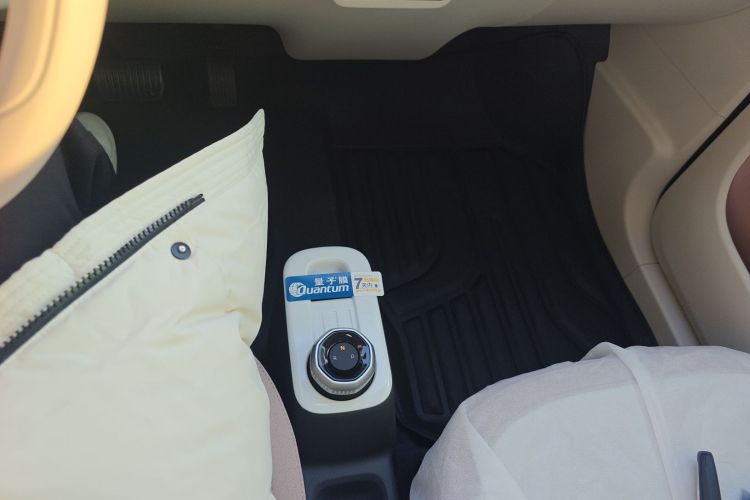 吉利银河 熊猫 2025款 210km 元气熊中控内饰18