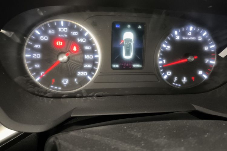 名爵 MG5 2021款 180DVVT 手动青春豪华版中控内饰14