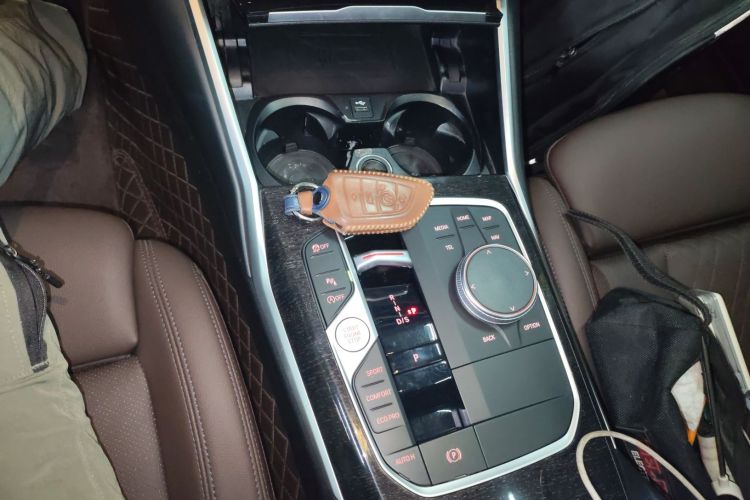 宝马3系 2023款 325Li M运动套装中控内饰18