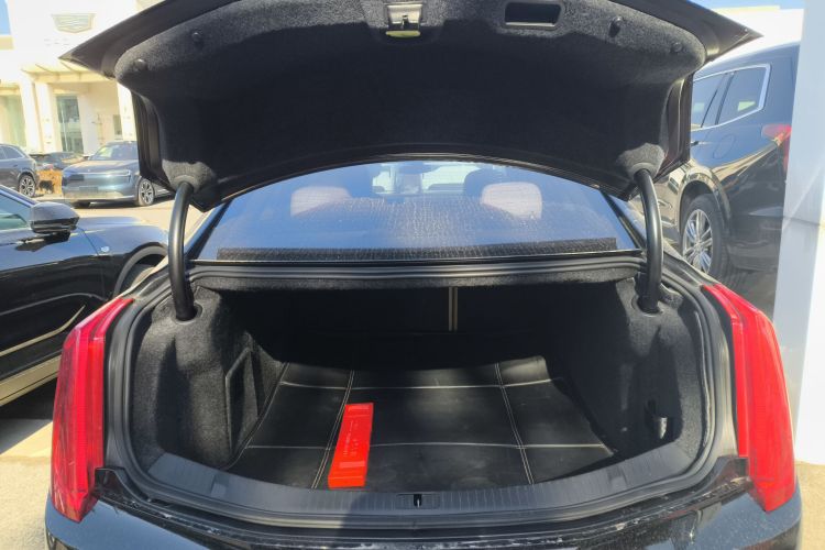 凯迪拉克XTS 2015款 28T 舒适型机舱底盘23