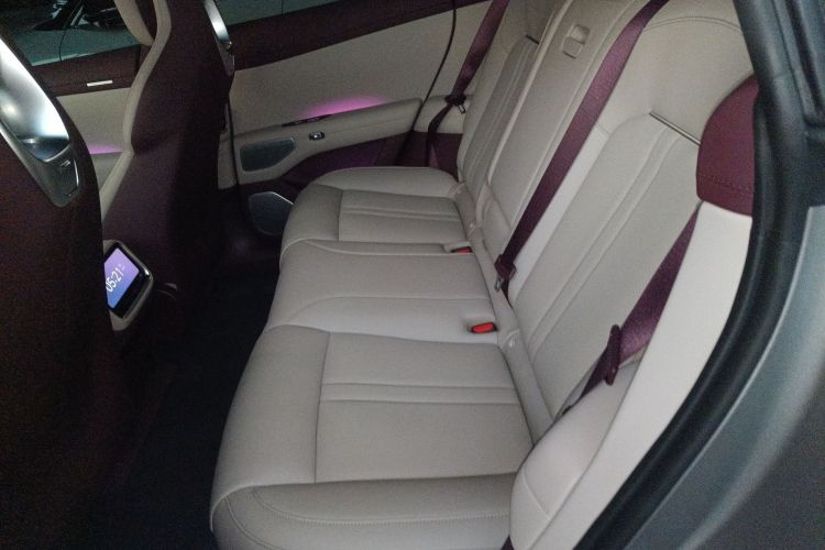 小米汽车 小米YU7 2025款 超长续航高性能四驱Max版中控内饰21