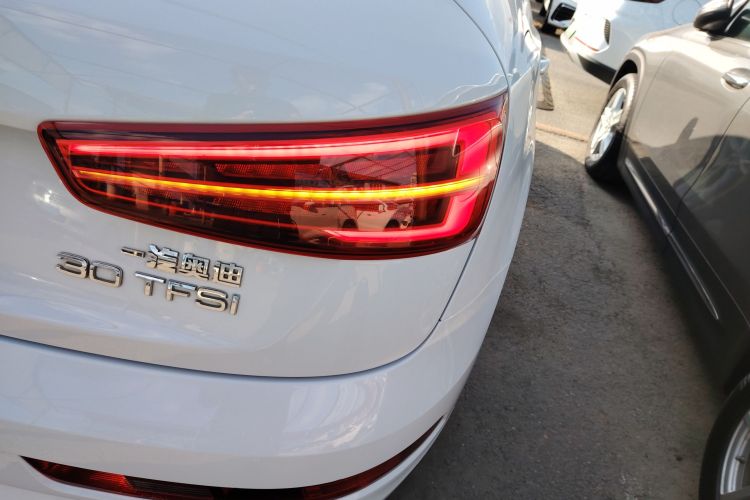 奥迪Q3 2017款 30 TFSI 时尚型车身外观6006