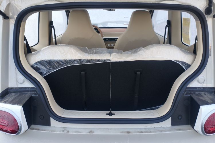 五菱汽车 宏光MINIEV 2024款 第三代 215km 青春版机舱底盘23