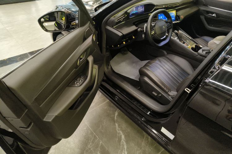 标致508 2022款 508L 360THP PureTech 驾趣版中控内饰20