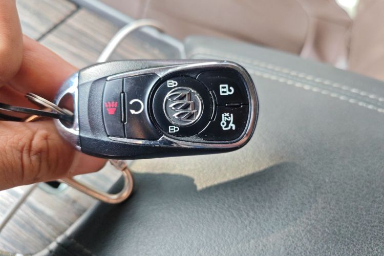 别克 君越 2020款 652T 精英型中控内饰11