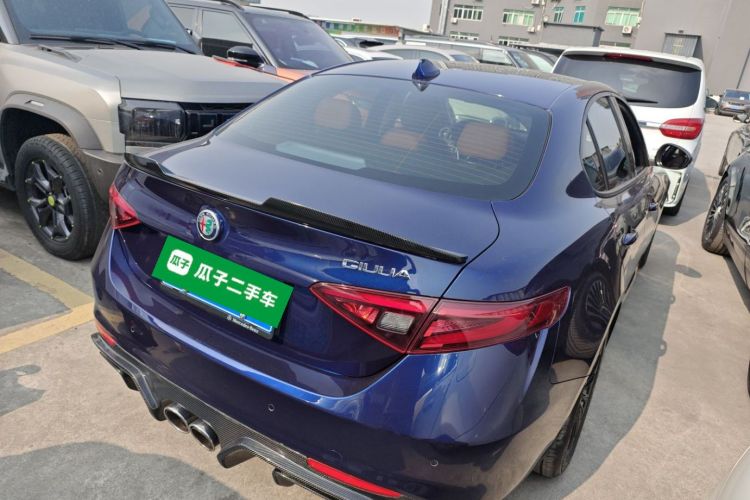 阿尔法·罗密欧 Giulia朱丽叶 2017款 2.0T 200HP 精英版车身外观7