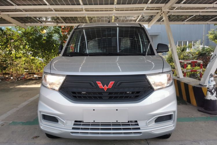 五菱汽车 五菱宏光V 2022款 1.5L劲取版电动助力LAR车身外观2