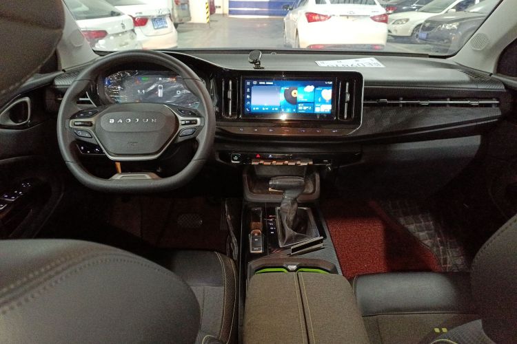 宝骏RM-5 2019款 1.5L CVT 24小时在线精英型 7座中控内饰12