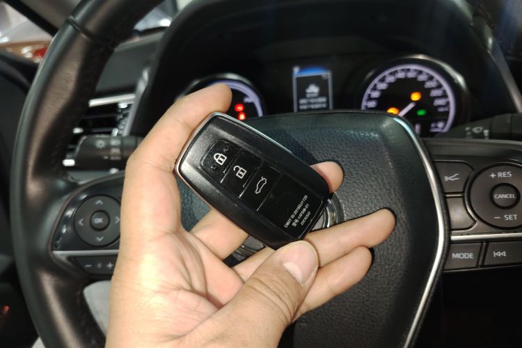 丰田 凯美瑞 2021款 双擎 2.5HGVP 领先版中控内饰7001