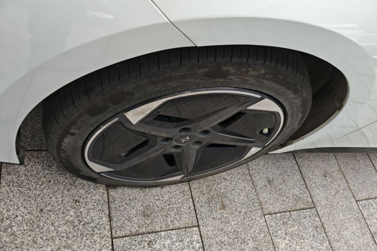 东风奕派 eπ007 2024款 530Pro版车身外观6007