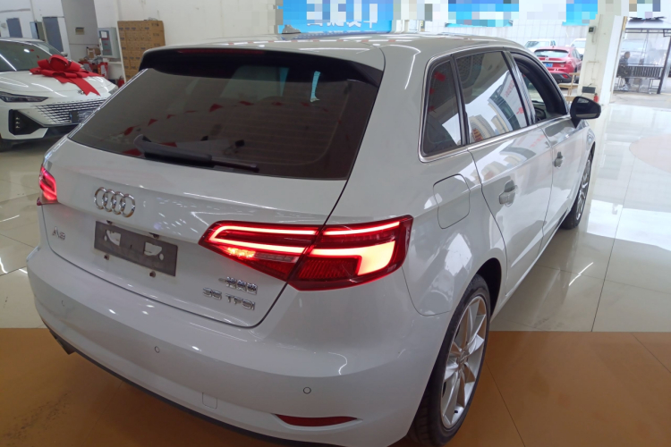 奥迪A3 2017款 Sportback 35 TFSI 进取型车身外观6005