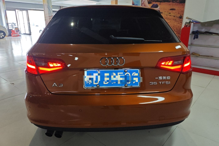 奥迪A3 2015款 Sportback 35 TFSI 百万纪念智领型车身外观6