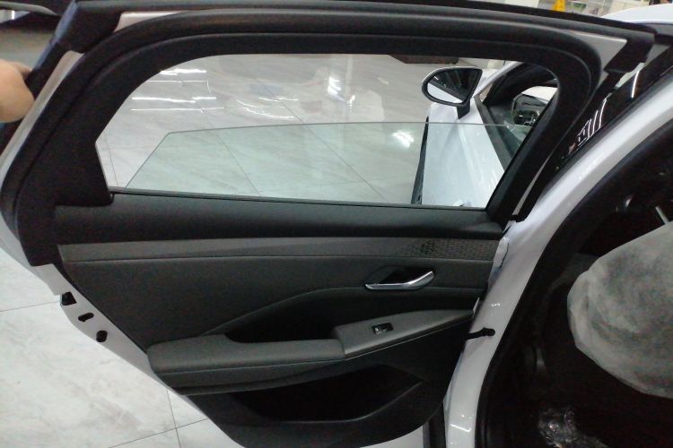 比亚迪 秦PLUS 2025款 DM-i 智驾版 55KM领先型中控内饰7008