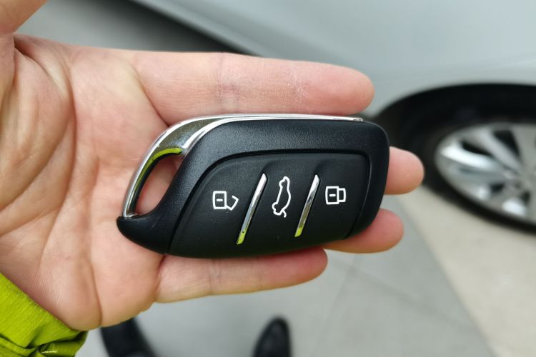 荣威i5 2023款 1.5L CVT豪华版中控内饰11