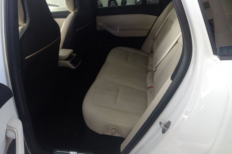 蔚来ES6 2023款 75kWh中控内饰7004