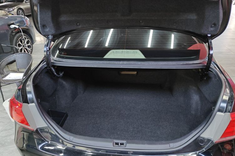 丰田 凯美瑞 2013款 200G 经典豪华版机舱底盘23