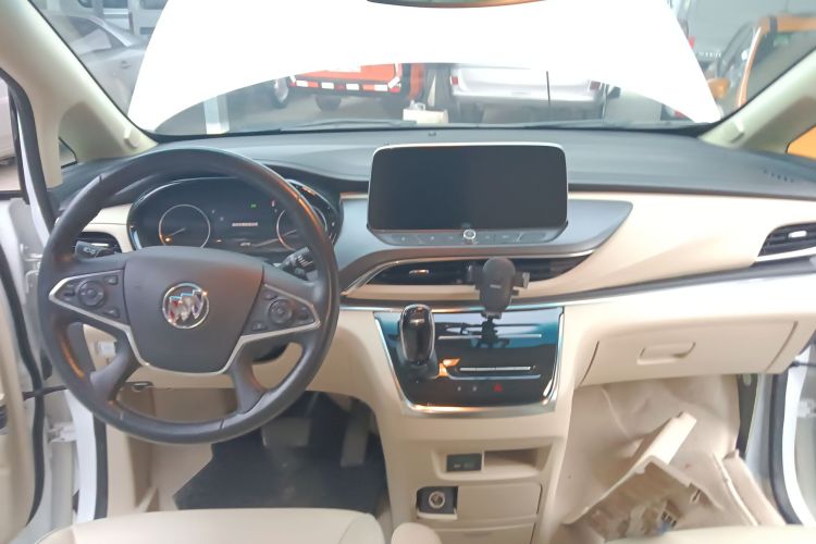 别克GL8 2023款 改款 陆上公务舱 豪华型中控内饰12