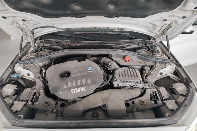 宝马1系 2019款 118i 时尚型机舱底盘24