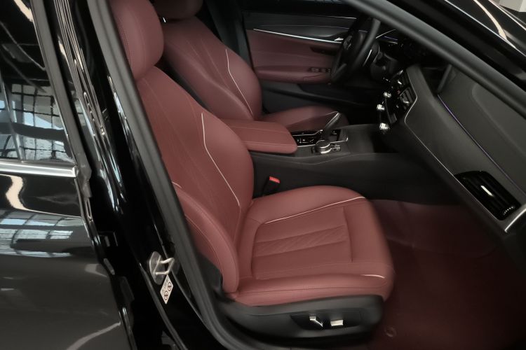 宝马5系 2023款 530Li 领先型 M运动套装局部细节41