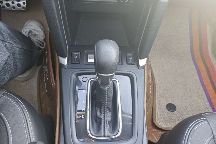 斯巴鲁 森林人 2018款 2.0i 时尚导航版局部细节18