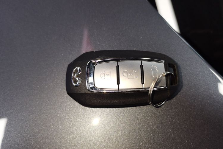 英菲尼迪QX60 2024款 2.0T 悦享版中控内饰7001