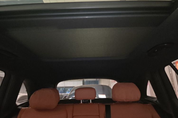 奔驰GLC 2023款 改款 GLC 260 L 4MATIC 豪华型 5座局部细节22