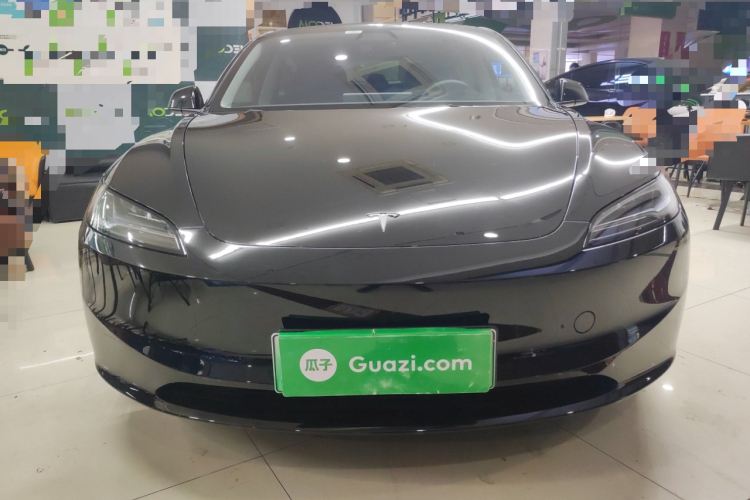 特斯拉 Model 3 2023款 后轮驱动版车身外观2