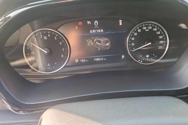 别克GL8 2020款 陆上公务舱 652T 豪华型中控内饰15