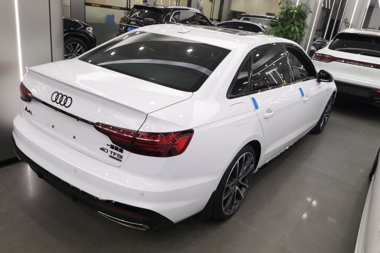 奥迪A4L 2023款 40 TFSI quattro 豪华动感型车身外观7