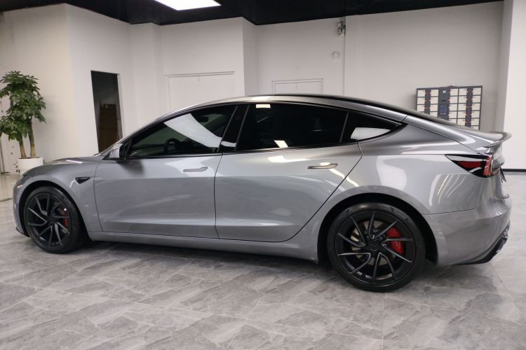 特斯拉 Model 3 2024款 高性能全轮驱动版车身外观6003