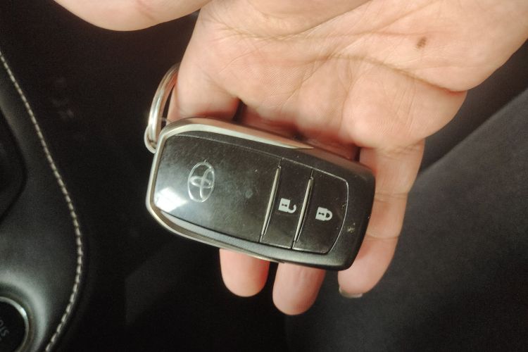 丰田 RAV4荣放 2016款 2.0L CVT两驱风尚版 国V中控内饰7001