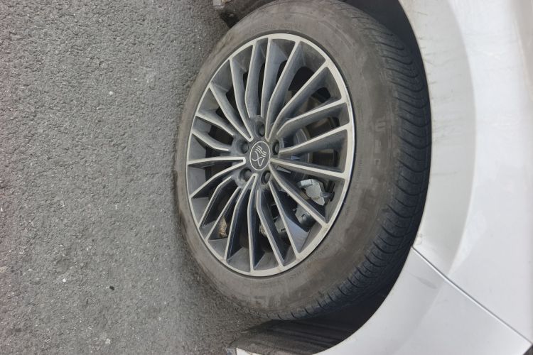 比亚迪 汉 2020款 EV 超长续航版豪华型车身外观10