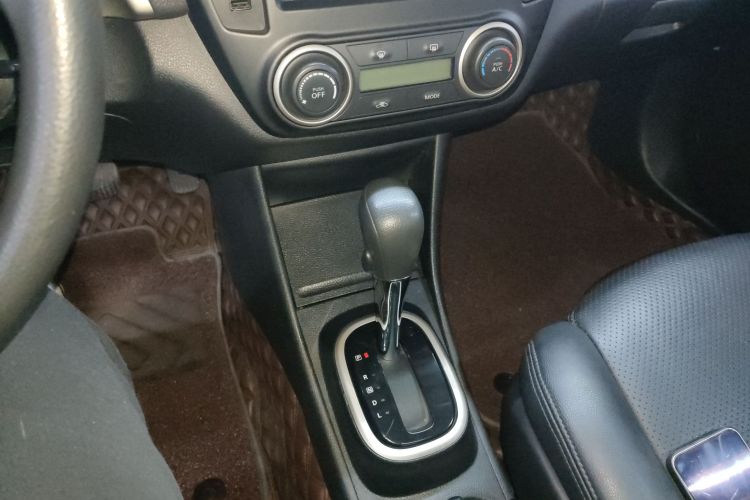 日产 轩逸 2019款 经典 1.6XE+ CVT智联领先版中控内饰18