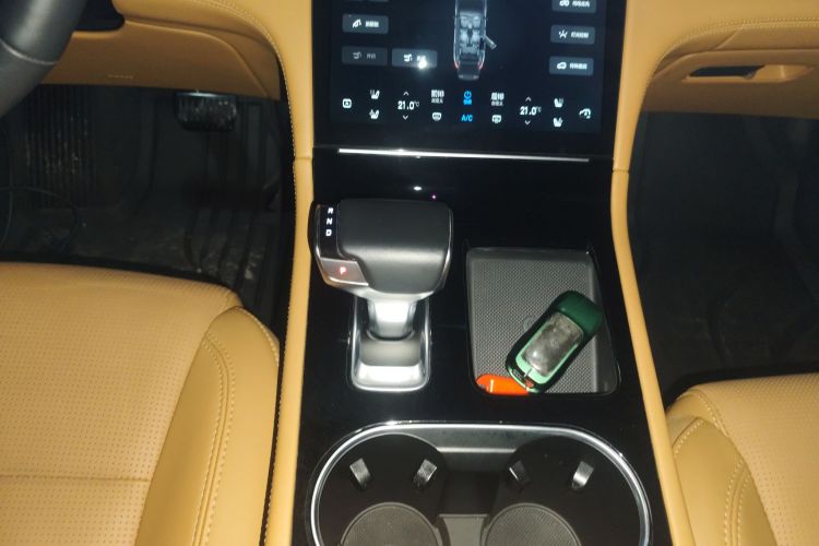 理想汽车 理想ONE 2021款 增程6座版中控内饰18
