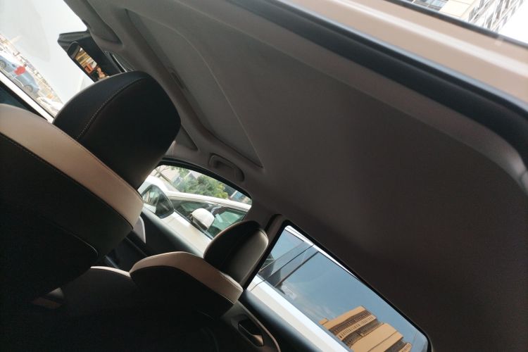 吉利几何E萤火虫 2022款 401KM 霹雳虎 4座中控内饰22