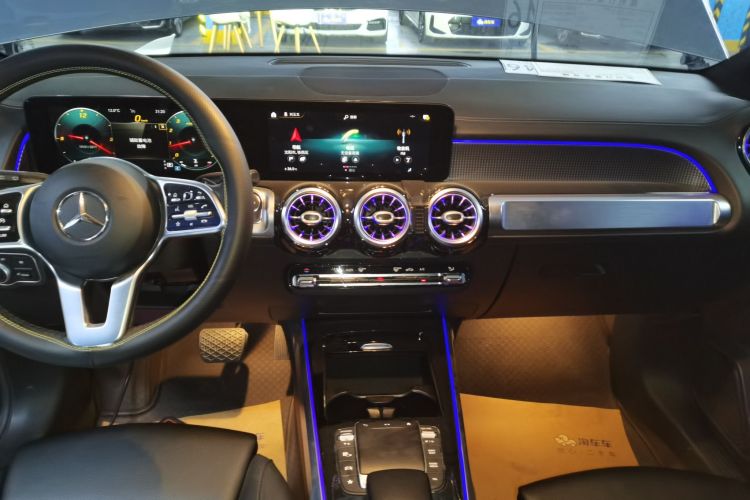 奔驰GLB 2021款 GLB 200 动感型局部细节16