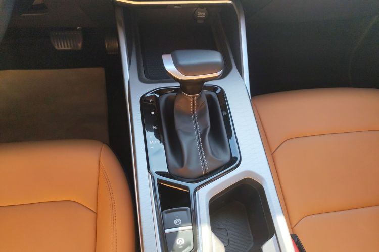 吉利汽车 帝豪 2025款 第4代 1.5L CVT旗舰型中控内饰18