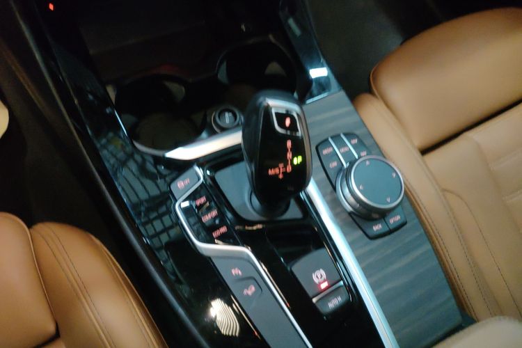 宝马X3 2020款  xDrive28i M运动套装中控内饰18