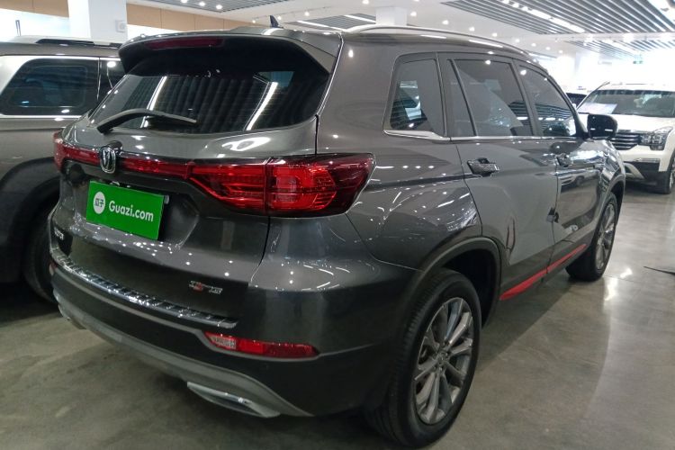 长安CS75 2022款 蓝鲸版 1.5T DCT尊贵型车身外观7